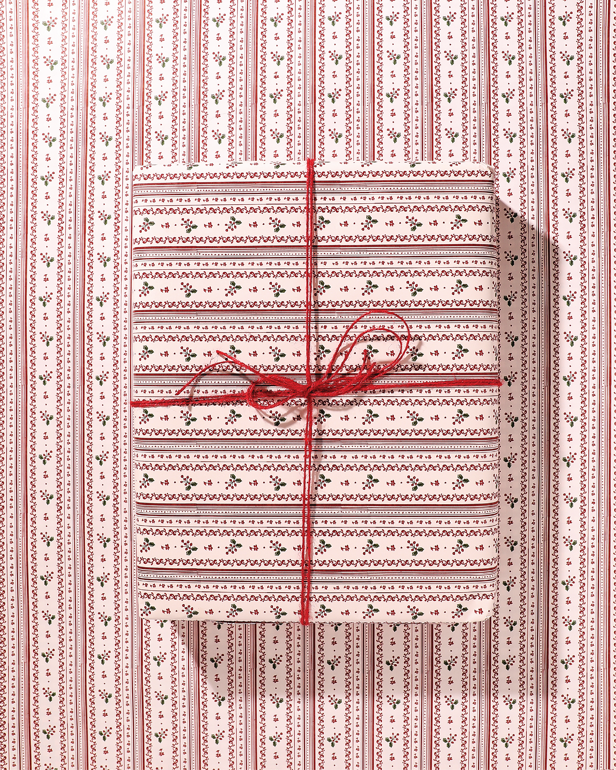 Christmas Berry Wrapping Paper
