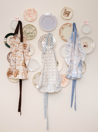 FRIEND OF MINE APRONS