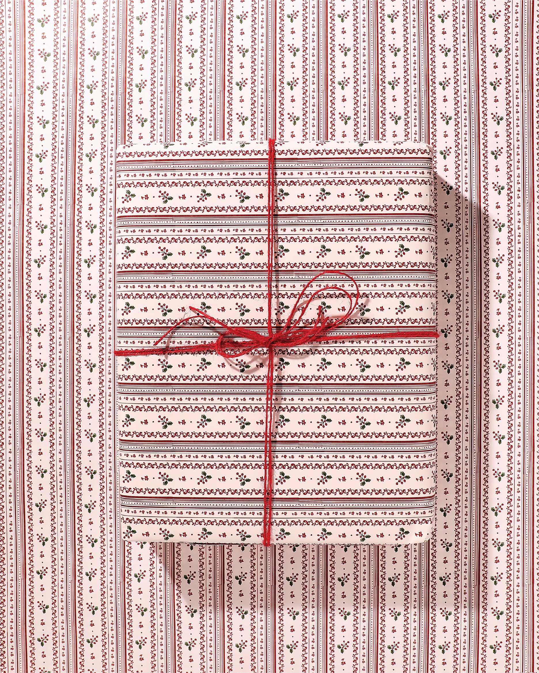 Christmas Berry Wrapping Paper